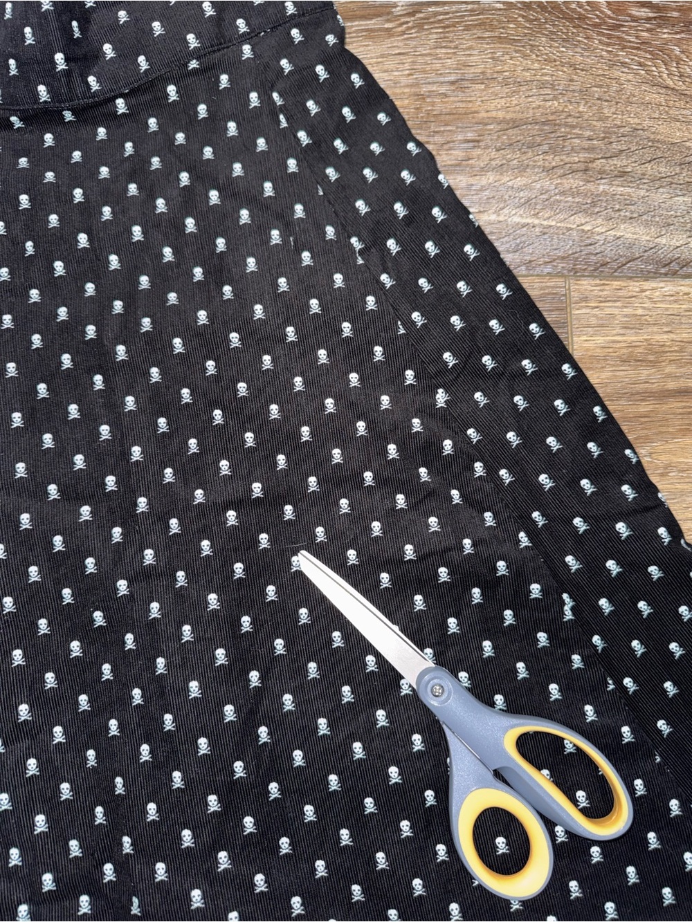 NWT🖤Unique Vintage 60s Black Crossbones Print Suspender Ruth Flare Skirt Large - Picture 7 of 15